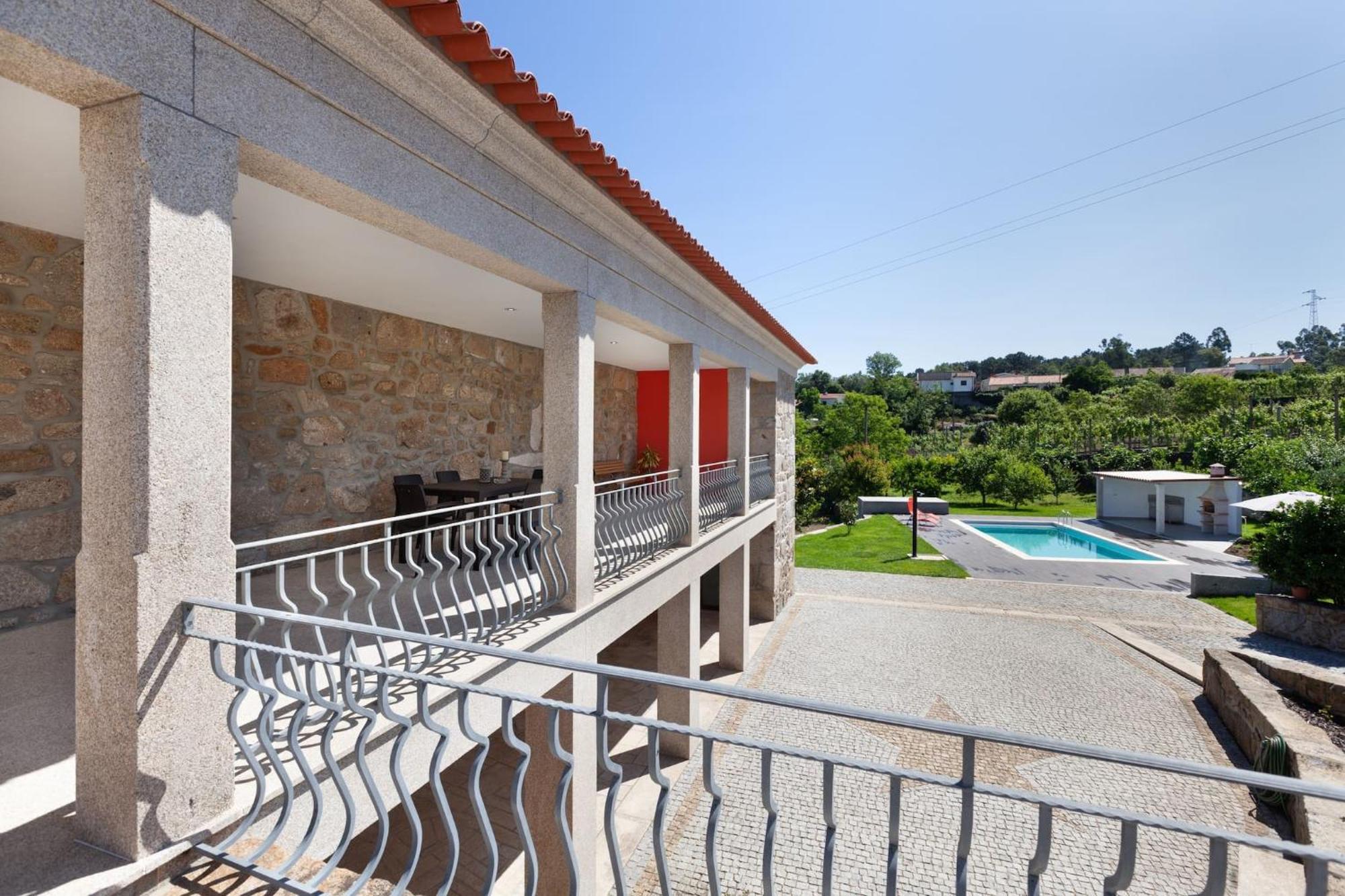 Casa Da Tomada - Minho'S Guest Villa Braga Bagian luar foto